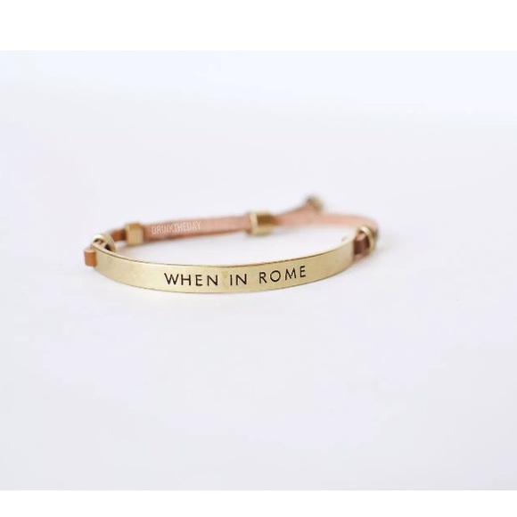 Banana Republic Jewelry - NWT Banana Republic “When In Rome” Bracelet Gold